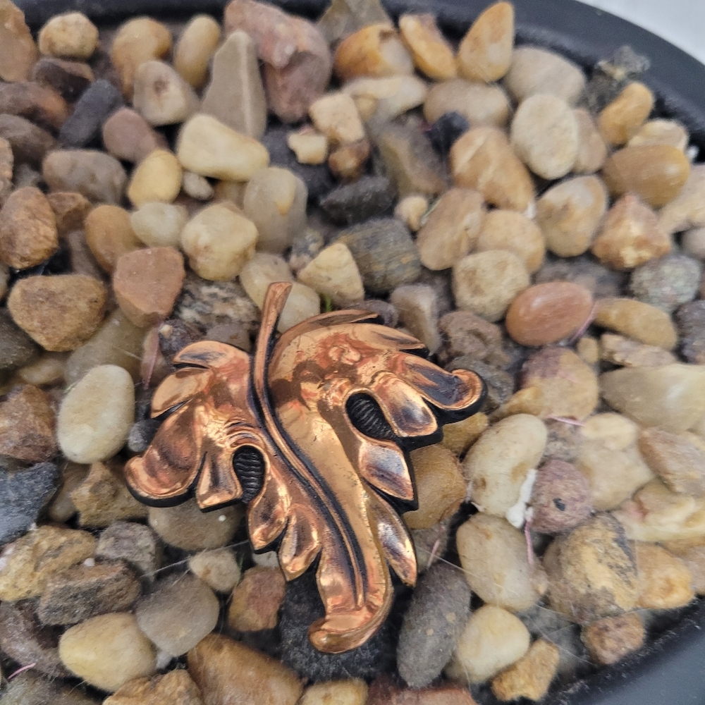 Vintage Copper Plated Leaf Broach/Pin